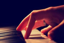 德甲联赛:拜仁慕尼黑以1比2败给美因茨.